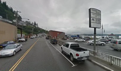 Traverse Movement and Performance logo